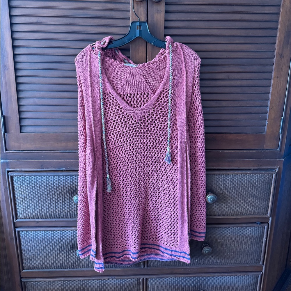 Free people sweater with hood
